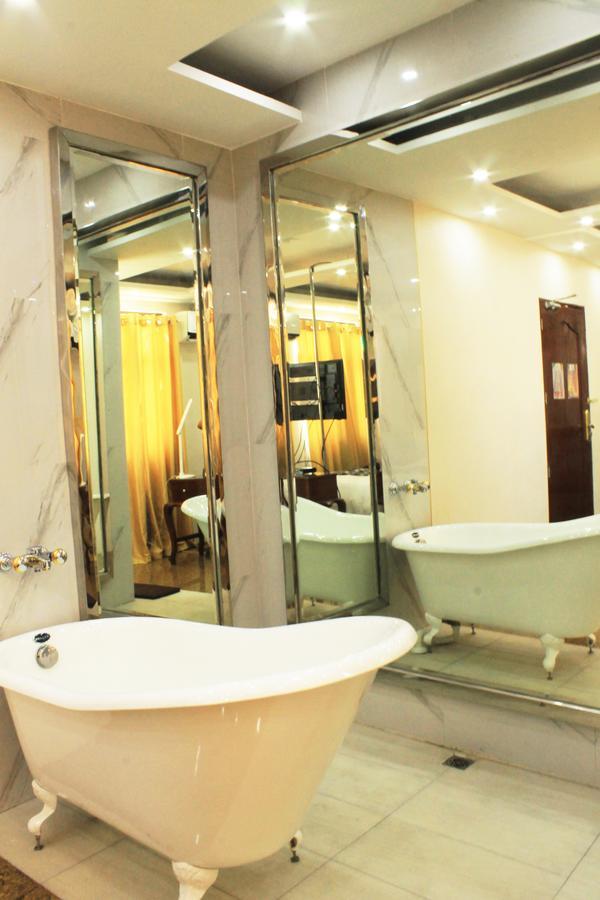 Belgian Suites Manila Exterior foto